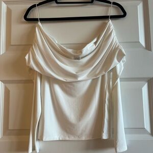 Aritiza Elegant White Off-Shoulder Women's Top